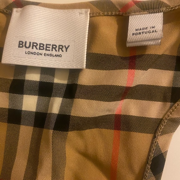 Burberry Crop Tank - Picture 2 of 3